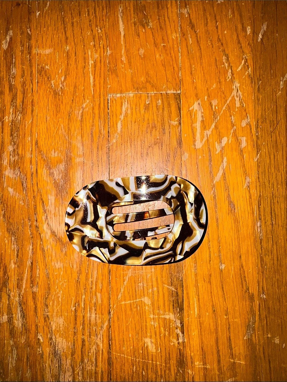 Tortious shell nude flat claw clip Barrette Like New